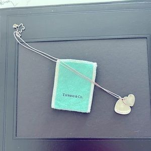 Auethentic vintage Tiffany & Co Sterling Silver Double Heart Tag Necklace